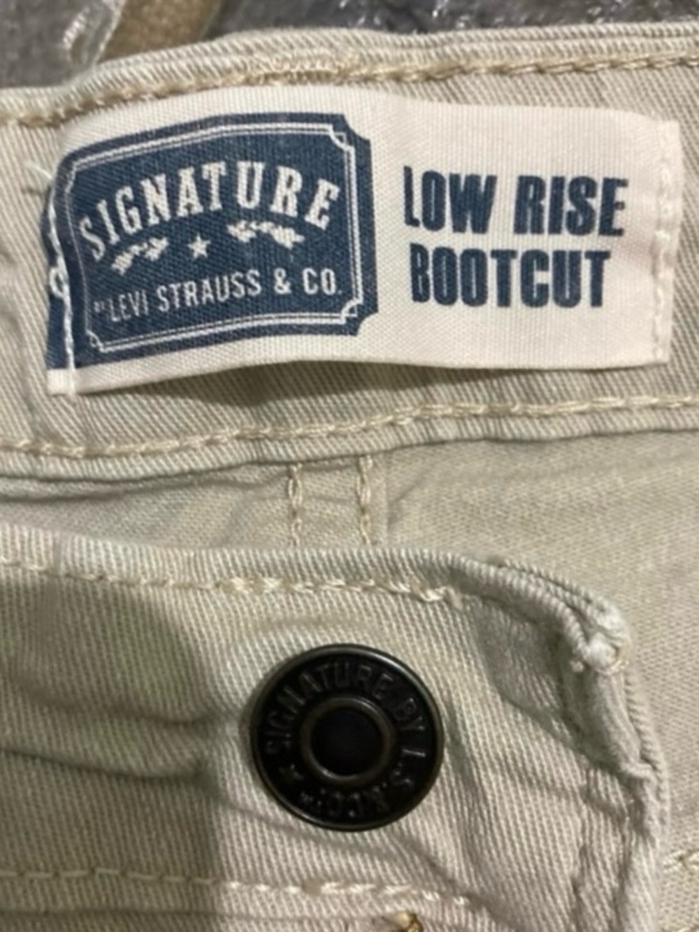 Levi’s Women's Tan Low Rise
Bootcut Jeans size 8 - Picture 8 of 11